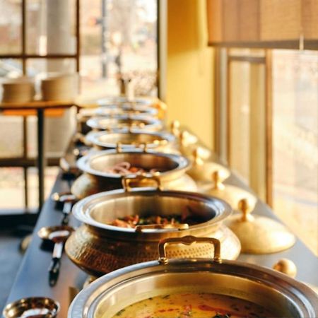 Fabexpress Taj Residency Near Yashobhoomi Convention Centre Hotell Delhi  Exteriör bild