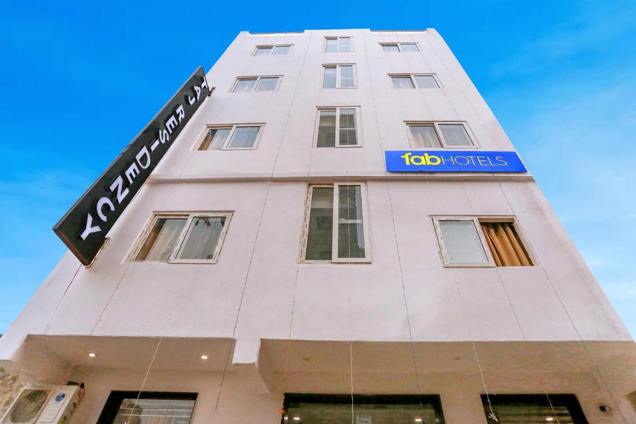 Fabexpress Taj Residency Near Yashobhoomi Convention Centre Hotell Delhi  Exteriör bild